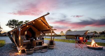 Fantastic Tented Cabin with Fire Pit in Cassville, Missouri