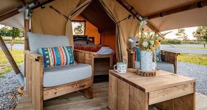 Fantastic Tented Cabin with Fire Pit in Cassville, Missouri