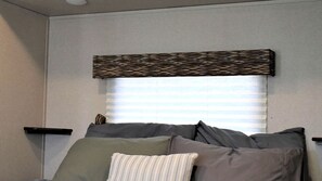 WiFi - Charming RV Suite with Loft & Firepit Near Williams, Arizona (Williams)