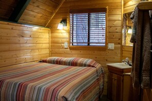 Room - Cabin #12 (Flagstaff)