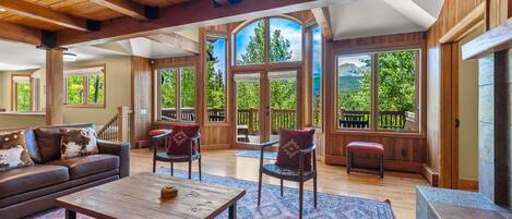 House, Multiple Beds, Mountain View (Alpenview Lodge) | Living area