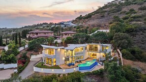 Exterior - Malibu Meadows Heights (Malibu)