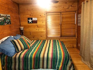 WiFi, bed sheets