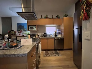 Coffee/tea maker, fridge, microwave, oven - Bright Roma Norte Family 3 Bedroom / 11 PAX w/AC (Mexico City)
