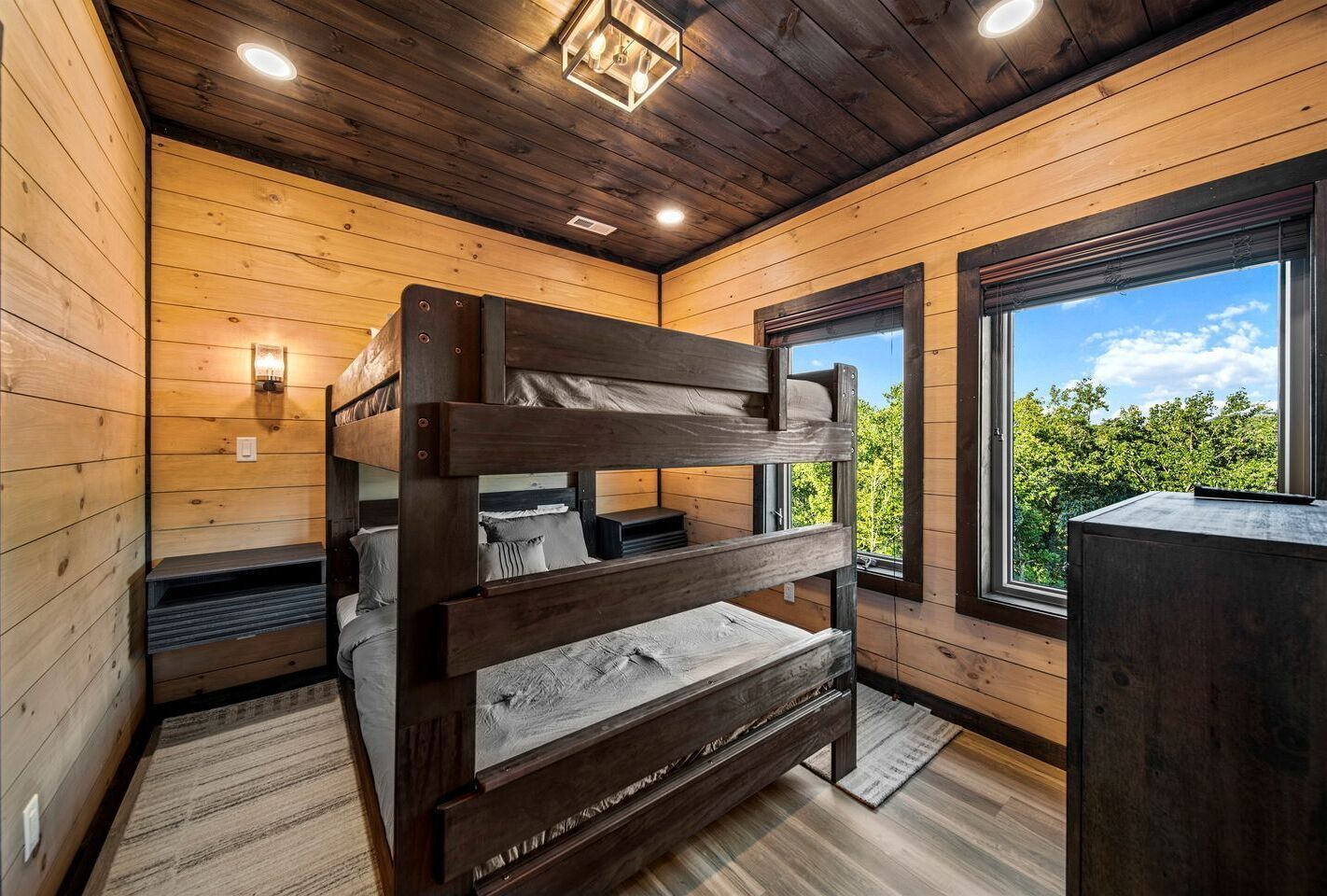 5 dormitorios, tabla de planchar con plancha, wifi y ropa de cama