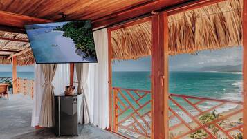 Suite Supérieure, balcon, vue partielle sur la mer | Intérieur