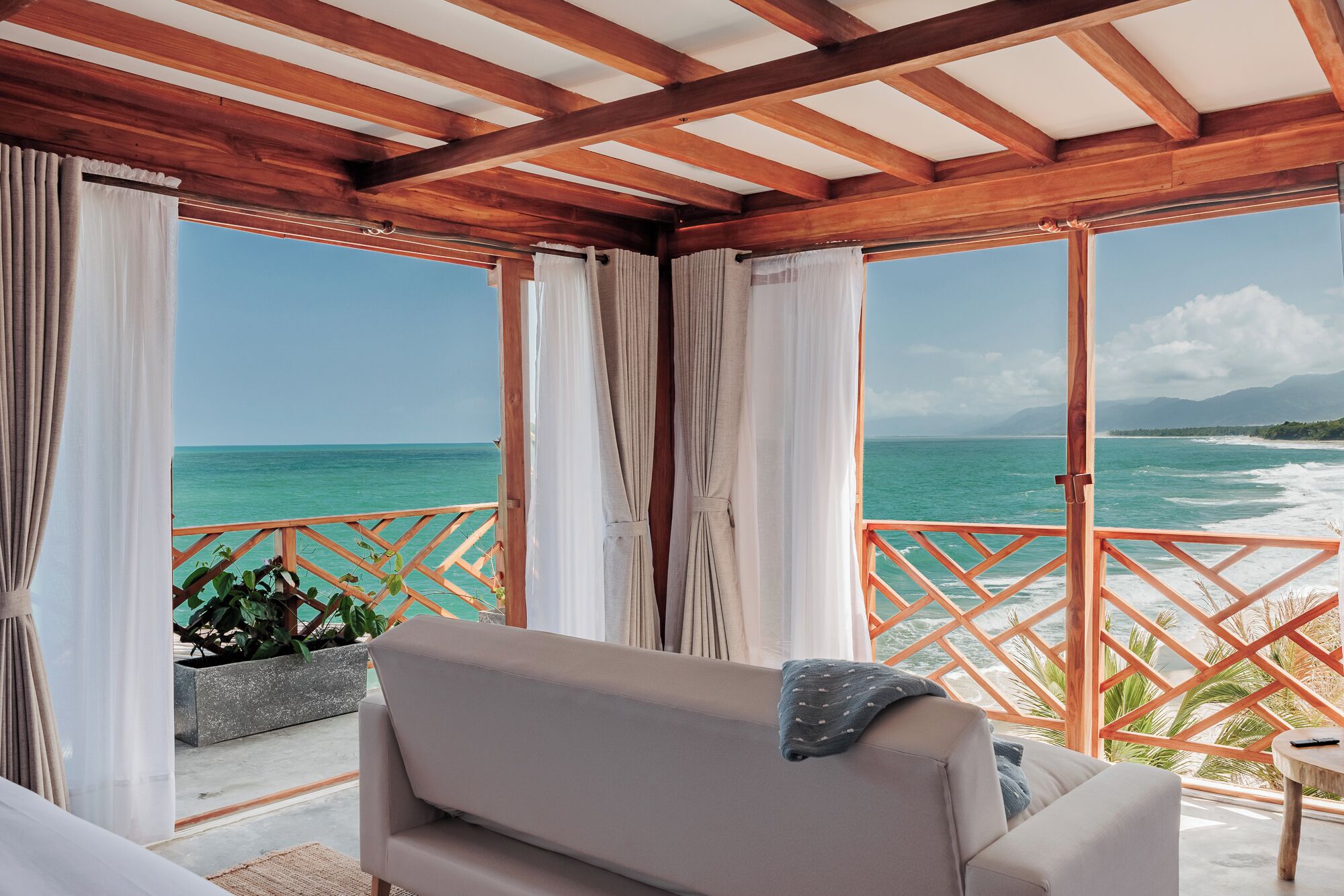 Luxury Suite, Balcony, Partial Sea View | Interior