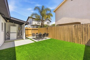 Outdoor dining - Modern Coastal Escape w/ Private Yard (Imperial Beach)