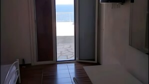 2 makuuhuonetta, silitysrauta/-lauta, Wi-Fi, vuodevaatteet