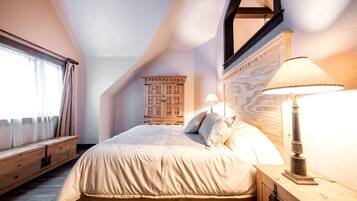 1 bedroom, bed sheets