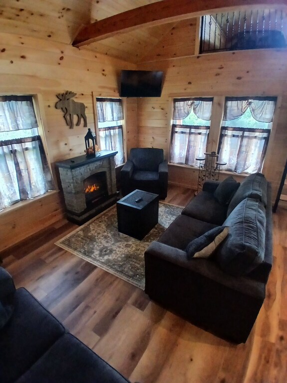 Edson House-charming 3-bedroom House With Central Air In Lovely Naples - Naples, NY