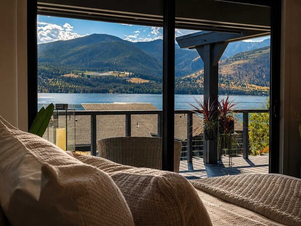 Interior - Designer Lakefront Condo E3, Wapato Point Chelan (Manson)