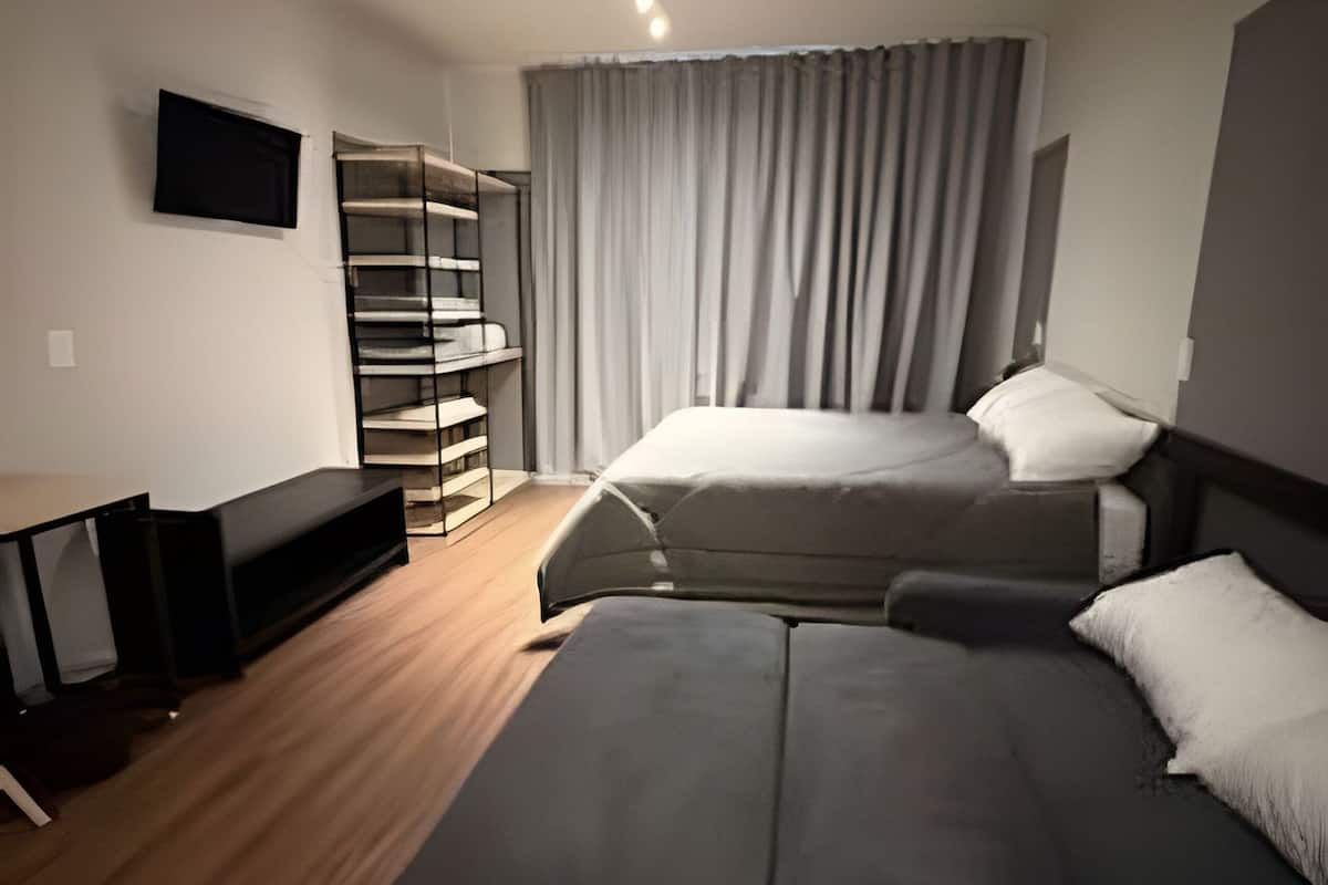 Ropa de cama de alta calidad, wifi gratis, mobiliario individual
