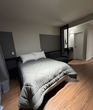 Premium bedding, free WiFi, individually furnished, bed sheets - Apez Smart Studio (Joinville)