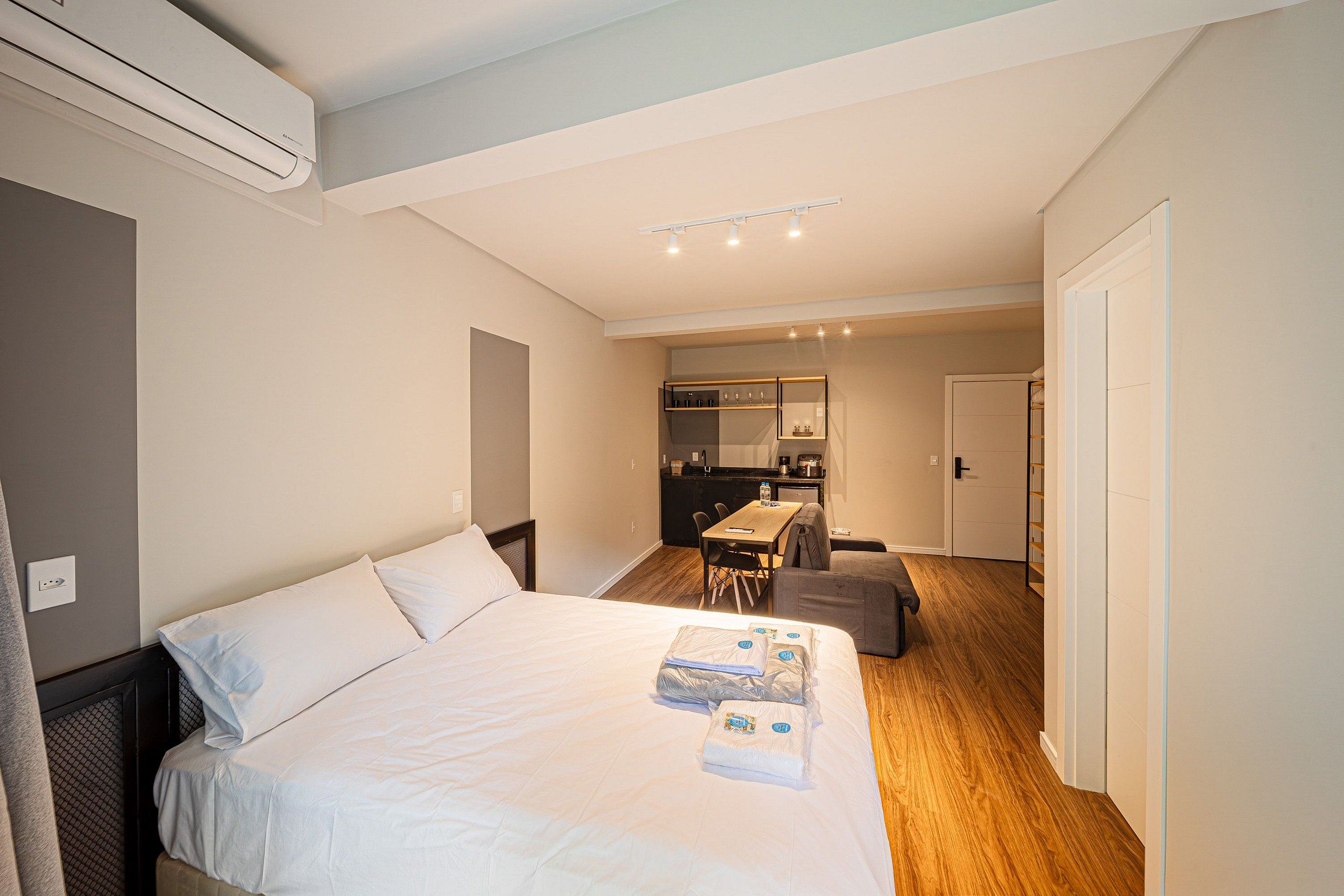 Basic Apartment | Premium bedding, free WiFi, individually furnished, bed sheets