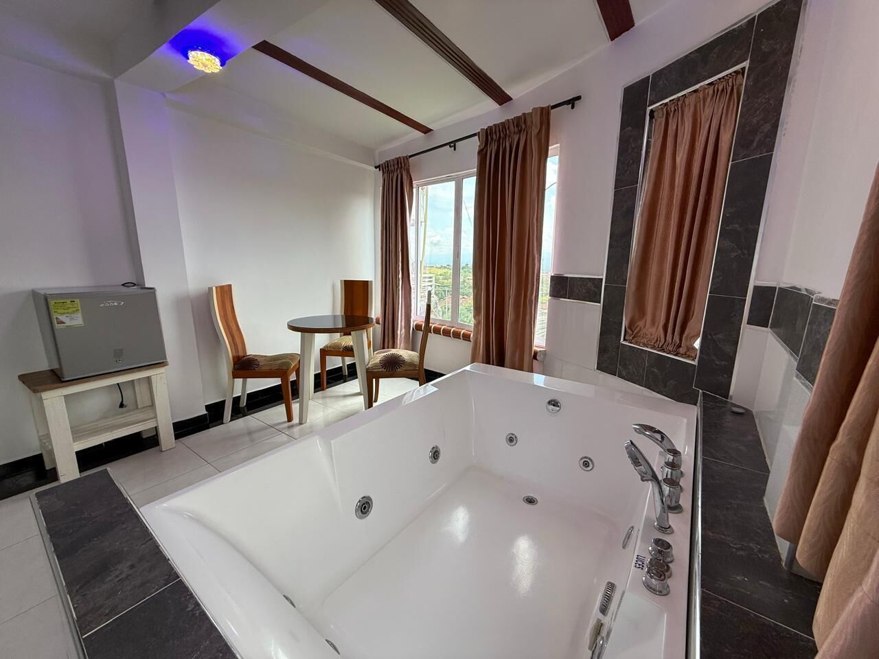 Private spa tub