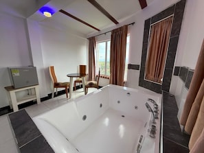 Junior Suite, Mountain View | Private spa tub