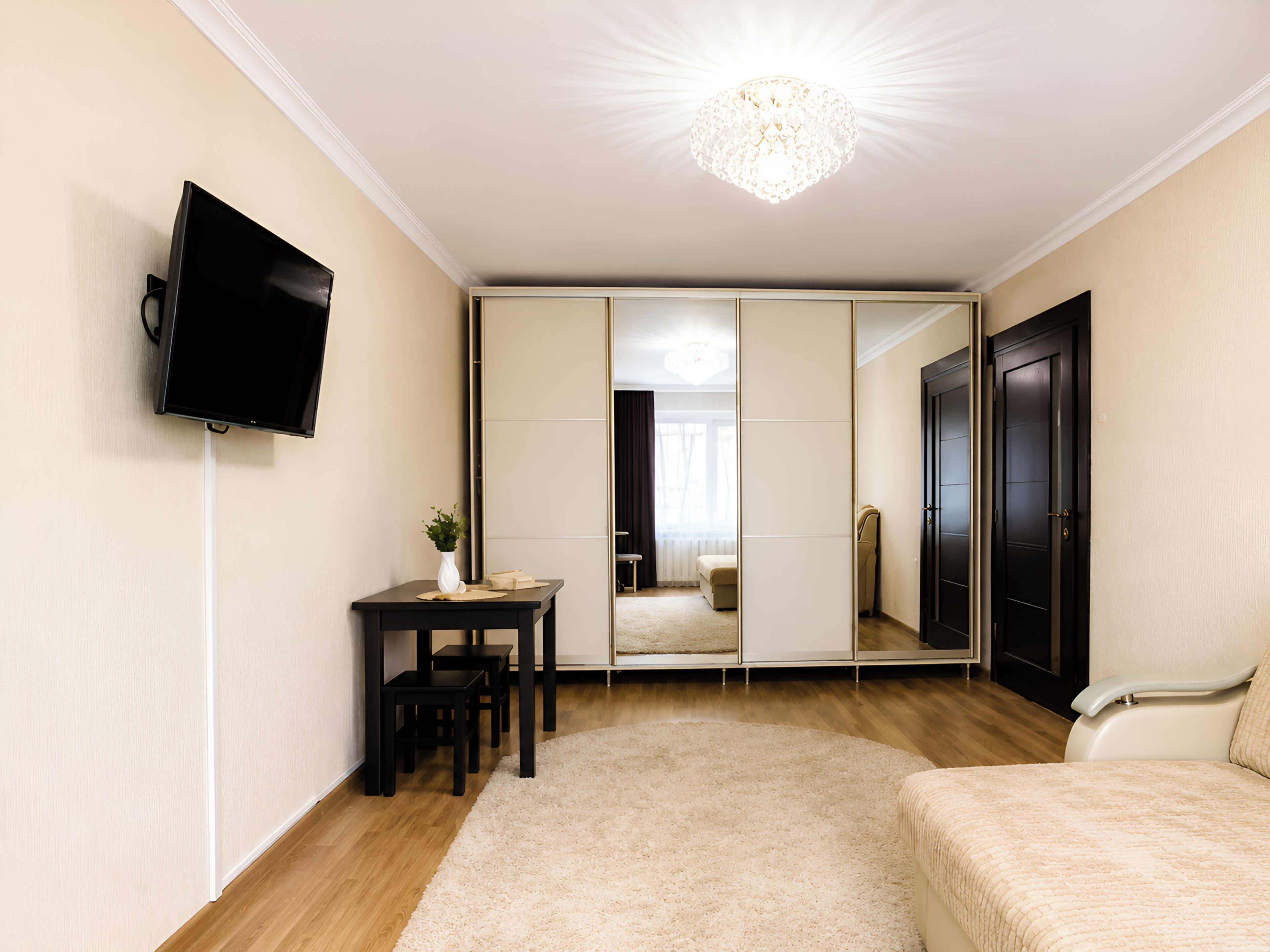 WiFi, bed sheets, wheelchair access