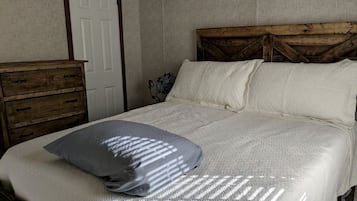 3 Schlafzimmer, Schreibtisch, Bügeleisen/Bügelbrett, WLAN