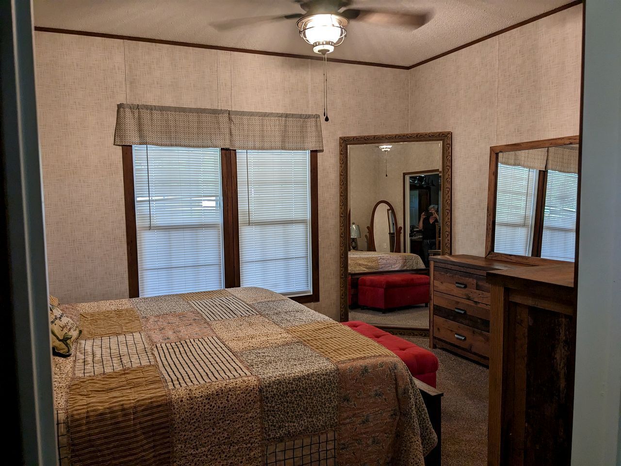 3 bedrooms, desk, iron/ironing board, WiFi