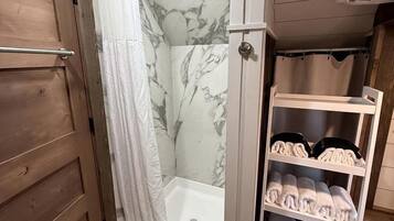 Haartrockner, Seife, Shampoo