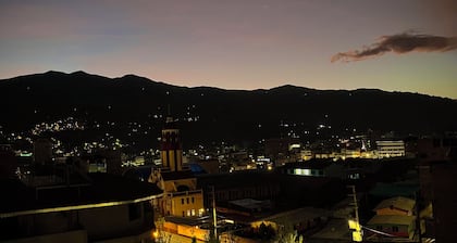 Huaraz Skyview Apartment - Top Floor with Mountain Views