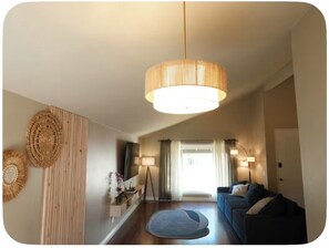 Interior - COZY HOME With GAME ROOM, Near DISNEYLAND, HONDA, KNOTT’S, OC, LA, CSUF, ANGEL’S (Placentia)