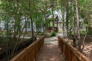 Property grounds - Pet-Friendly Waterfront Cabin with Loft Interior in Livingston, Texas (Livingston)