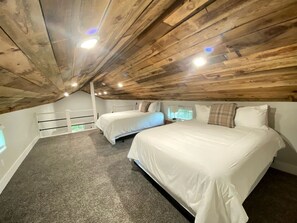2 bedrooms, WiFi, bed sheets - Pet-Friendly Waterfront Cabin with Loft Interior in Livingston, Texas (Livingston)