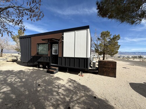 Stylish Modern Tiny House on Wheels with Stunning Mountain Views Near Lone Pine, California