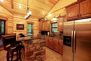 Coffee/tea maker, fridge, microwave, oven - Romantic Cabin Getaway for Two with Hot Tub, Pond & Western Charm in Beavers Bend (Broken Bow)