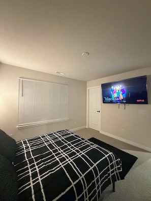Room - Cozy 1-bedroom room in peaceful Canal Fulton (Canal Fulton)