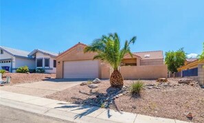 Exterior - Cozy 2-bedroom house in Bullhead City with AC (Bullhead City)