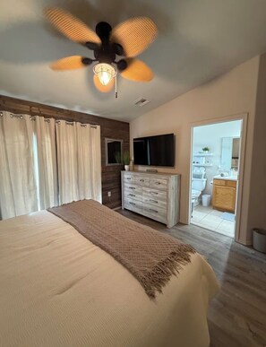 Room - Cozy 2-bedroom house in Bullhead City with AC (Bullhead City)