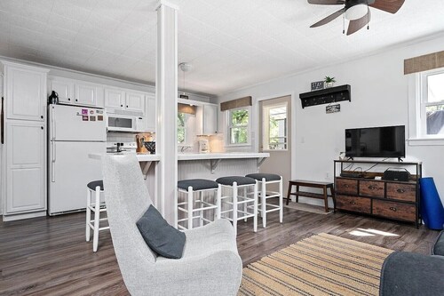 Round Lake | Fire Pit, Grill, Patio & Lake Access