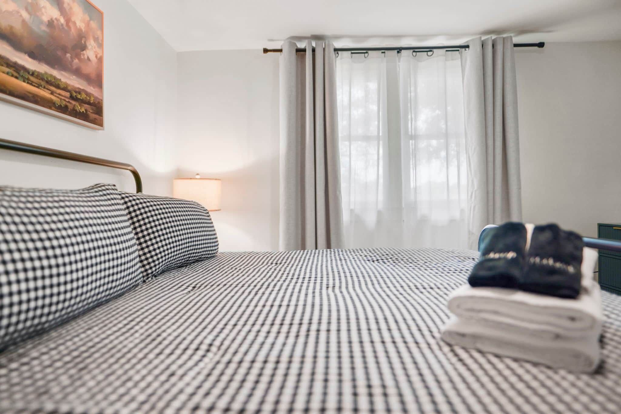 3 habitaciones, escritorio, tabla de planchar con plancha y wifi 