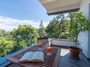 别墅 (Three Bedroom Villa with Sea View) | 阳台