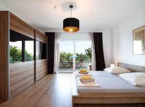 别墅 (Three Bedroom Villa with Sea View)