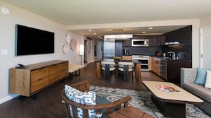 Smart TV - 2BR Resort View Suite at Ocean Tower, Hilton Grand Vacations Club (Waikoloa Village)