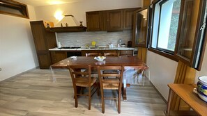 Dining - GinaHouse: Vacation in Stintino near Pelosa Beach with free parking (Stintino)