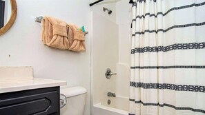 Hair dryer, towels - Charming Family Retreat with Hot Tub near Dollywood in Sevierville, Tennessee (Sevierville)