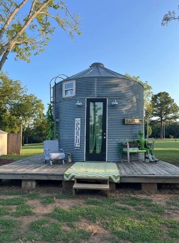 Out Of This World FUN in the ALIEN CABIN!  Book Your 4th Of July Getaway Now!