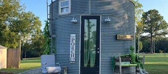 Out Of This World FUN in the ALIEN CABIN! Book Your next Mini VACA Getaway Now!
