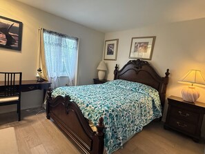 Room - House SFR  2-bedroom 2 Bath Free Parking Great Price and Location (San Diego)