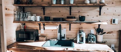 Coffee/tea maker, fridge, microwave, toaster