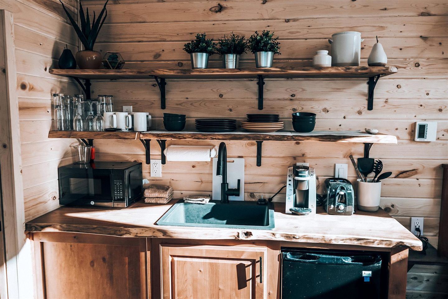 Coffee/tea maker, fridge, microwave, toaster