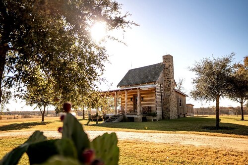 Romantic Cabin Rental for Two with Stone Fireplace in New Ulm, Texas