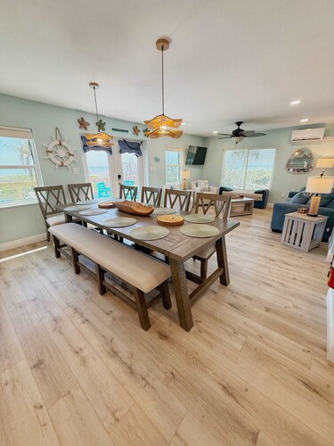 Stunning 3 Bedroom Oceanfront Villa in Cocoa Beach with Private Beach Access