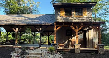 Riverbend Barndominium and Guesthouse Cottage