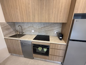 Coffee/tea maker, fridge, microwave, oven - The Alpine Collective - Snowgum (Jindabyne)